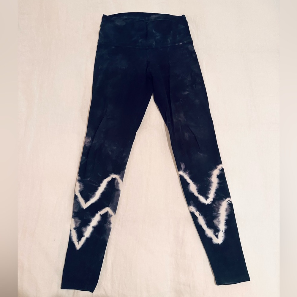 Black and White Tie-Dye Leggings